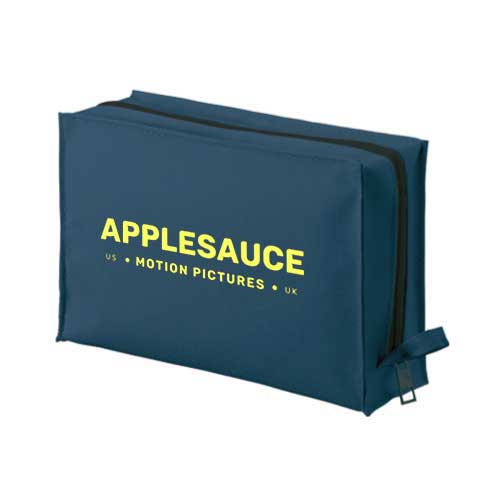 スクエアトラベルポーチ（M）